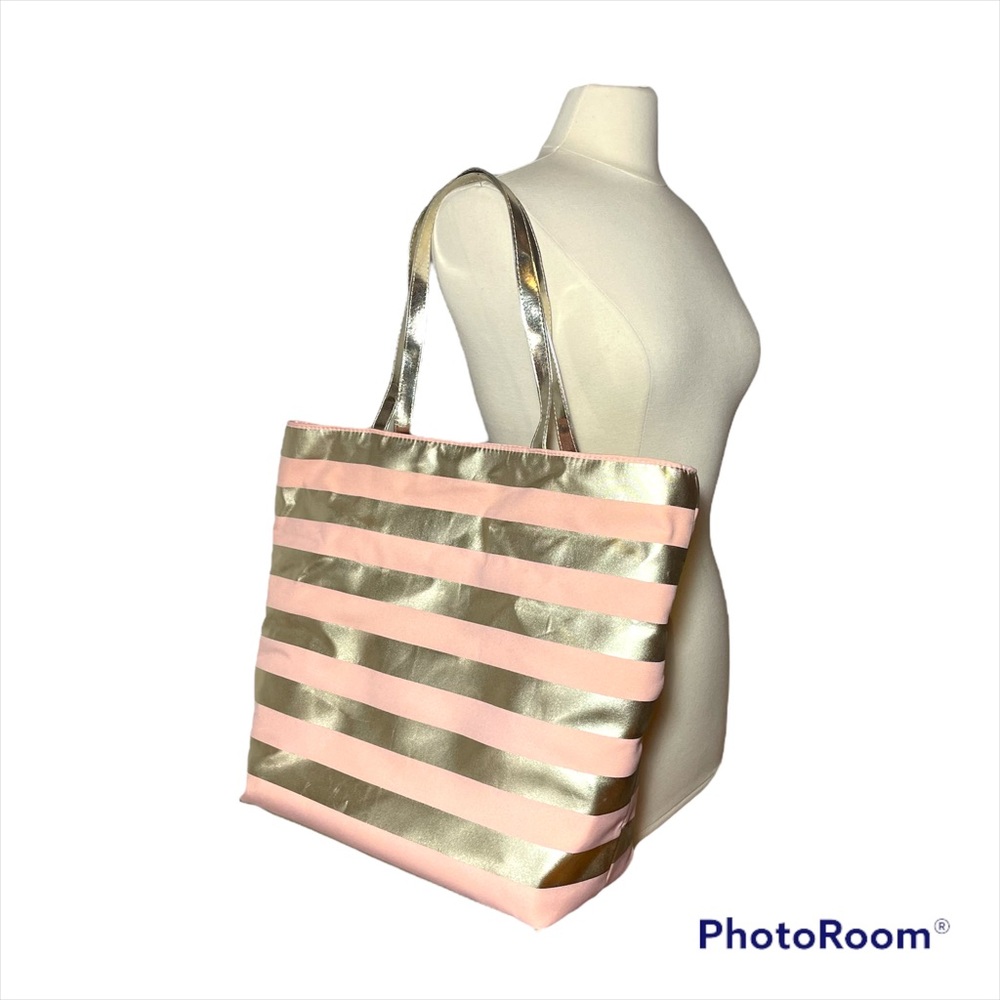 NWOT Macy’s pink and gold stripes large tote bag Height: 14.5” Base: 13”L x 6”W